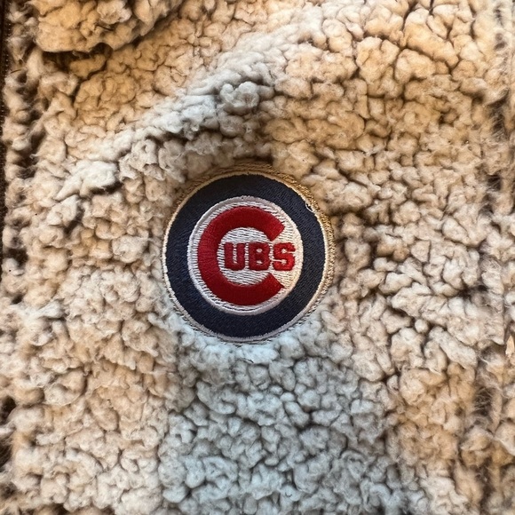 NWT Women's Chicago Cubs Sherpa Vest Size Medium (B5) - Picture 2 of 5
